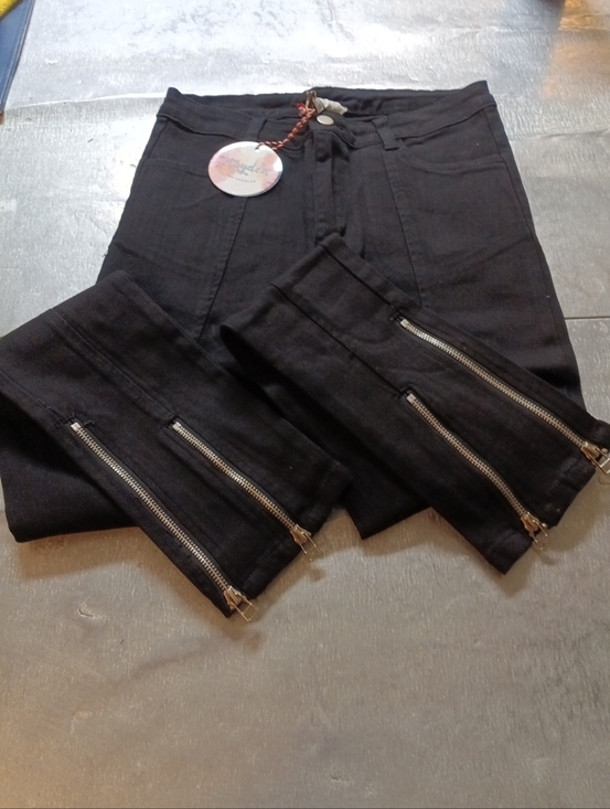 Hayden Los Angeles Denim - Hayden LA NWT Woman's Skinny Jeans Size Medium Zipper Ankle Detailing Black